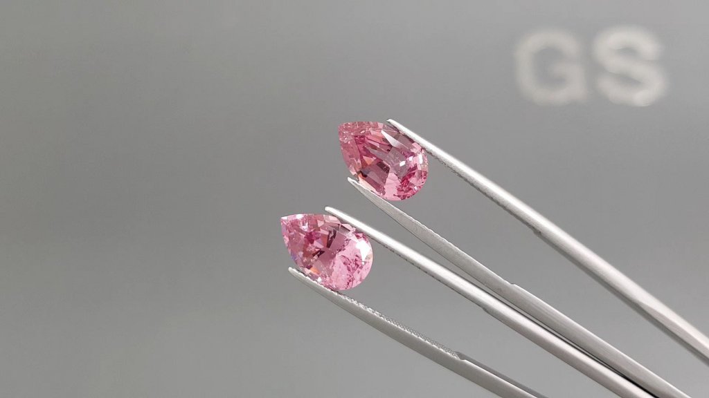 Pair of pink spinels in pear cut 5.26 carats, Tajikistan Image №3