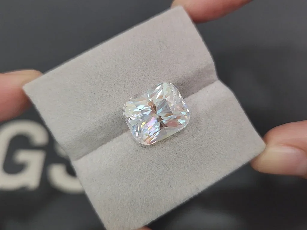 Piedra lunar arcoíris con corte cojín de 10,41 carats, de Madagascar Image №4