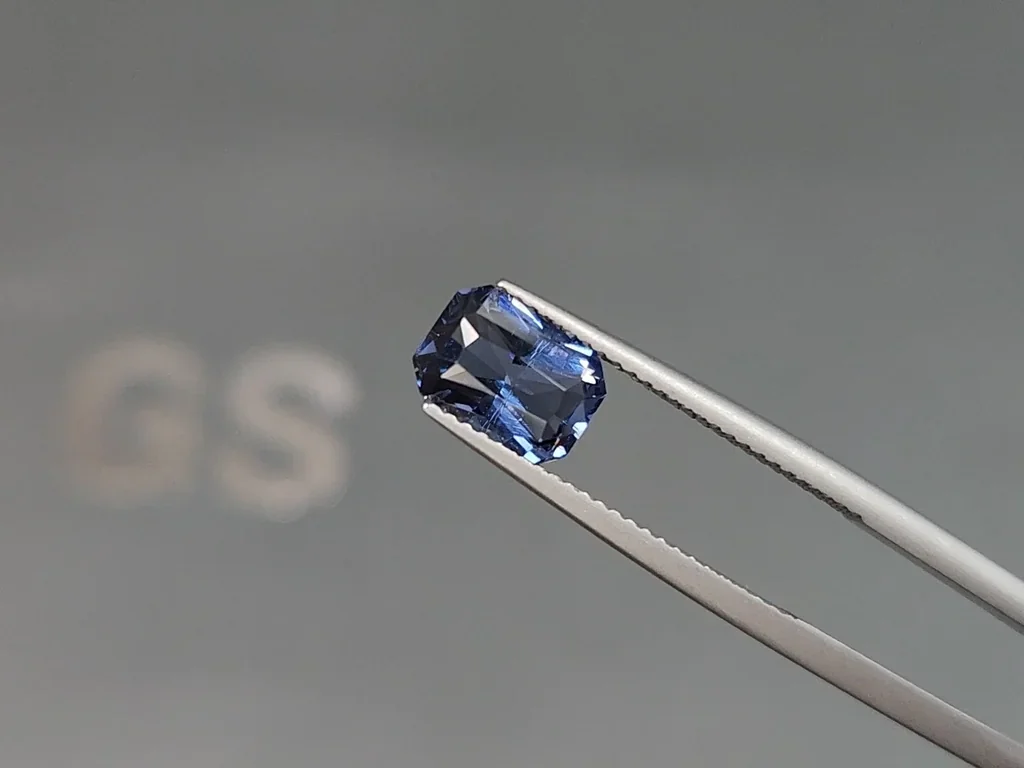 Saphir bleu vif taille octogonale non chauffé 2,04 ct Tanzanie Image №3