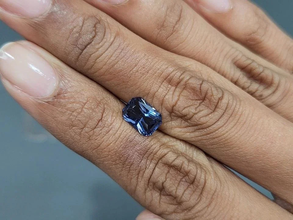 Saphir bleu vif taille octogonale non chauffé 2,04 ct Tanzanie Image №2