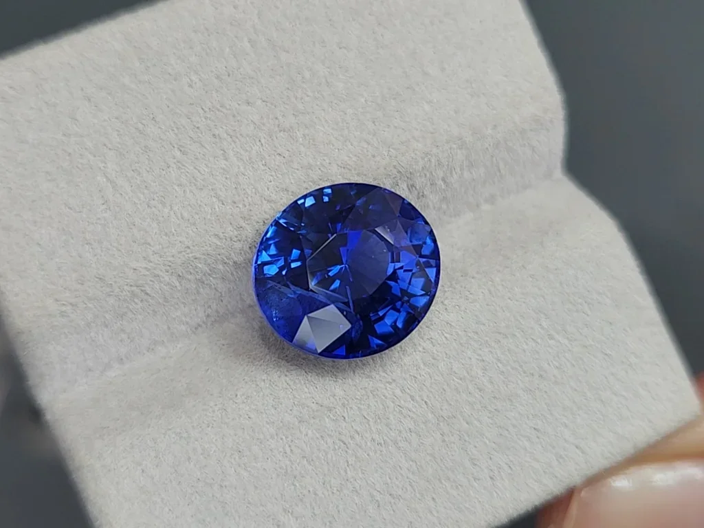 Saphir bleu royal taille ronde 8,71 carats, Sri Lanka  Image №4