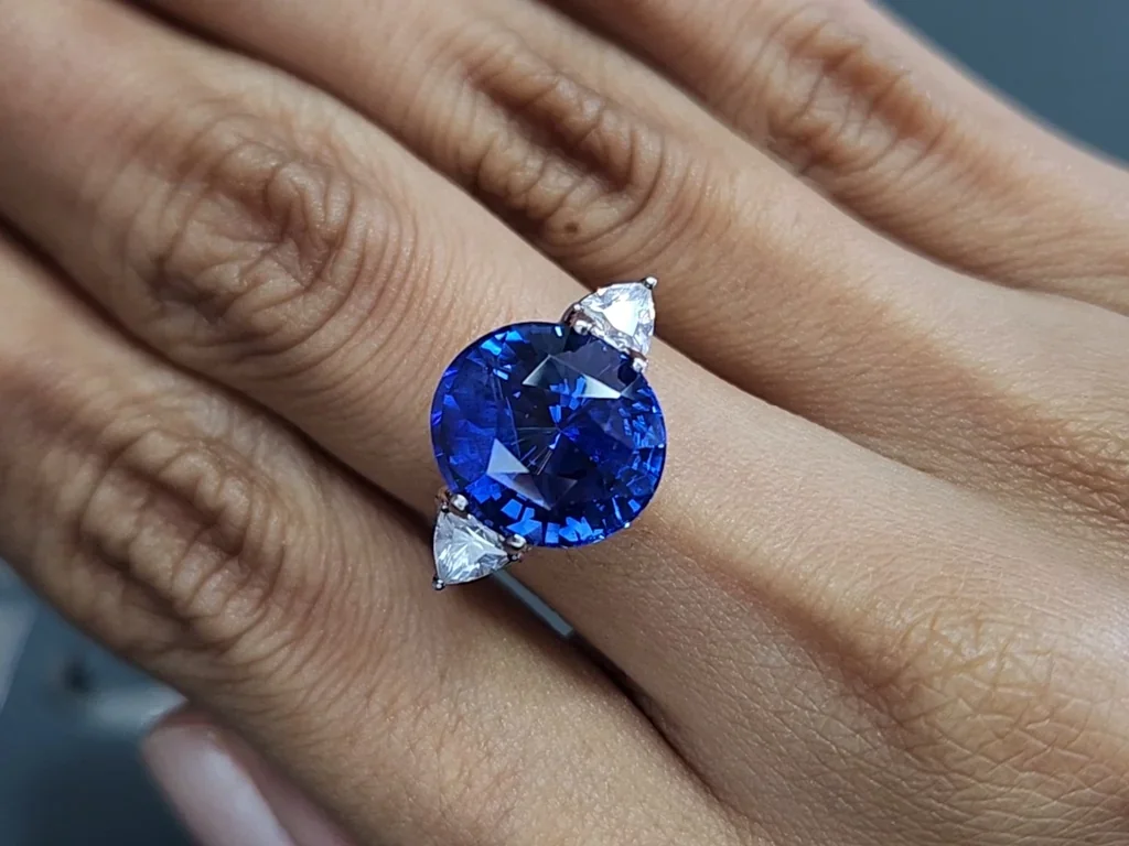 Saphir bleu royal taille ronde 8,71 carats, Sri Lanka  Image №5