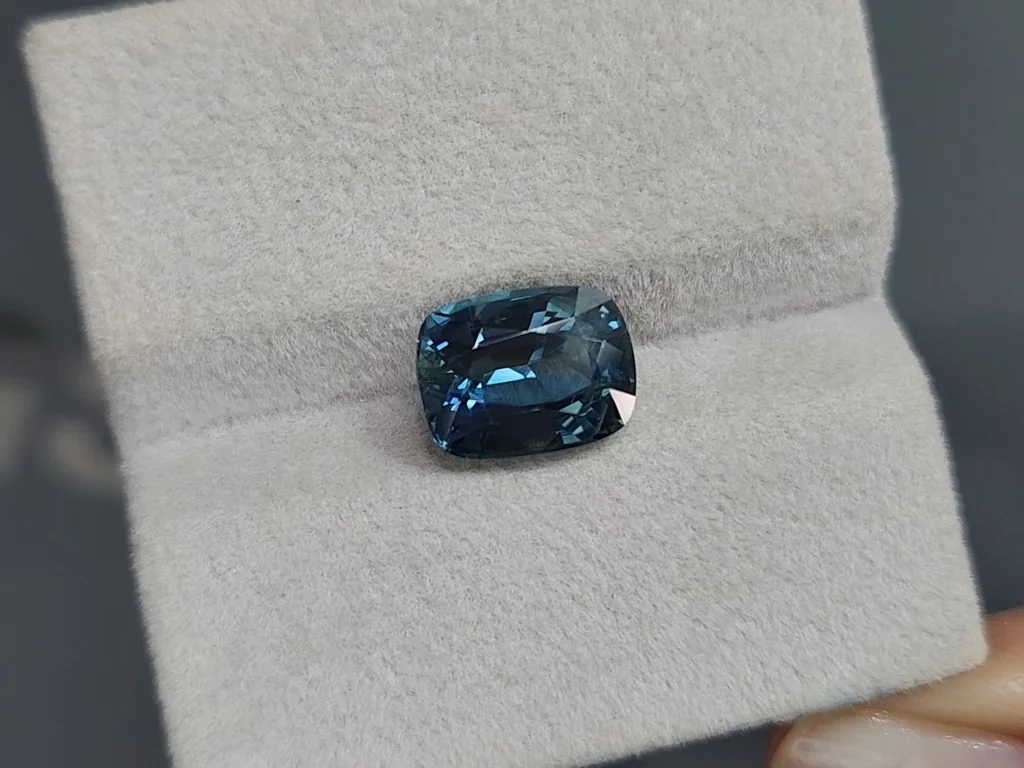 Unbeheizter saphir blaugrüner im kissenschliff 5,29 karats, Madagaskar Image №4