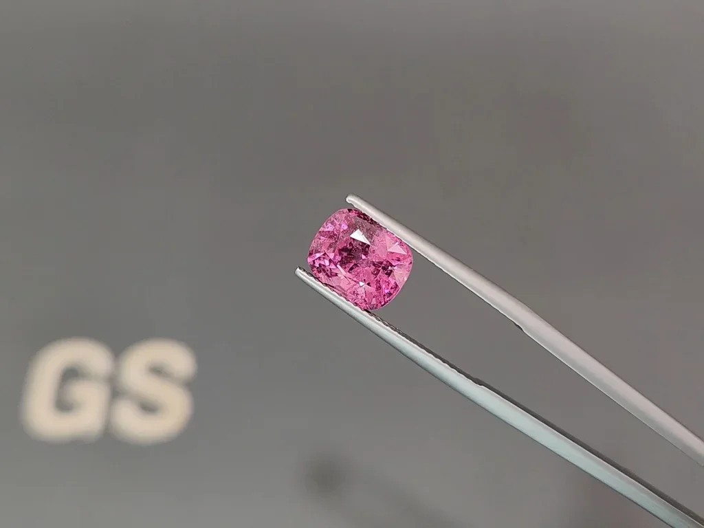 Spinel Vivid Pink cushion cut 3.78 carats , Burma Image №3