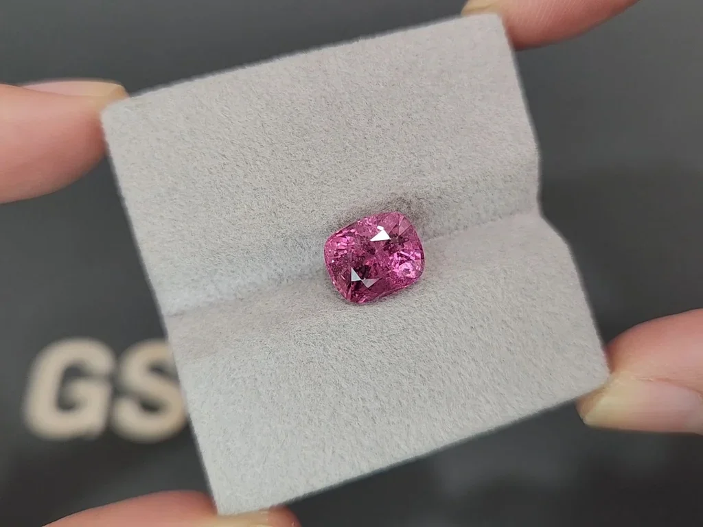 Spinel Vivid Pink cushion cut 3.78 carats , Burma Image №4
