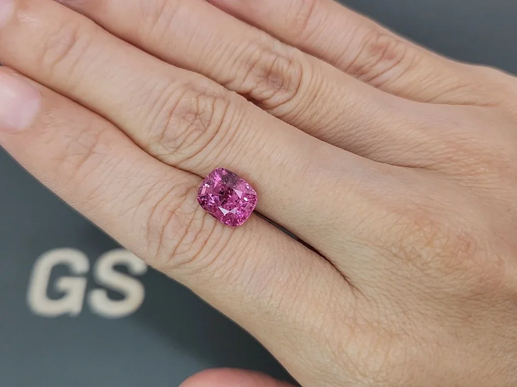 Spinel Vivid Pink cushion cut 3.78 carats , Burma Image №2