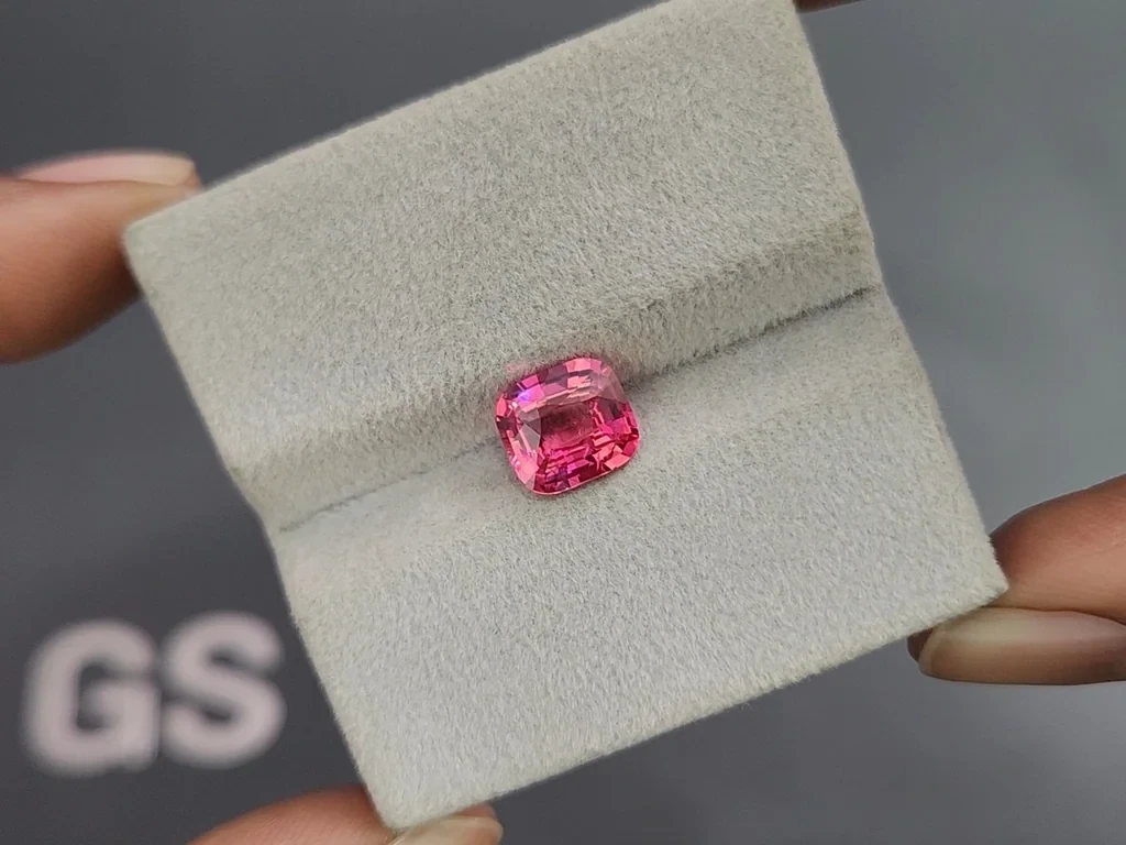 Mahenge-spinel leuchtendem Rosa kissenförmiger 2,05 Karat, Tansania   Image №4