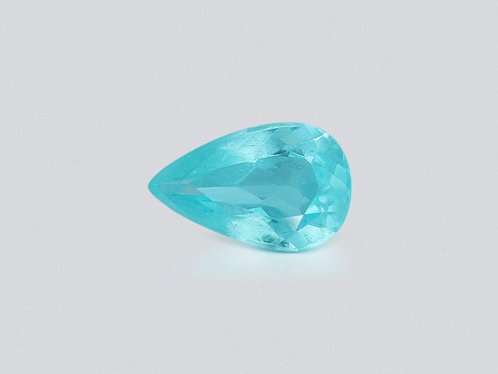 Neongrünlich-blauer birnenförmig geschliffener Paraiba-turmalin 0,36 karat, Mosambik Image №1