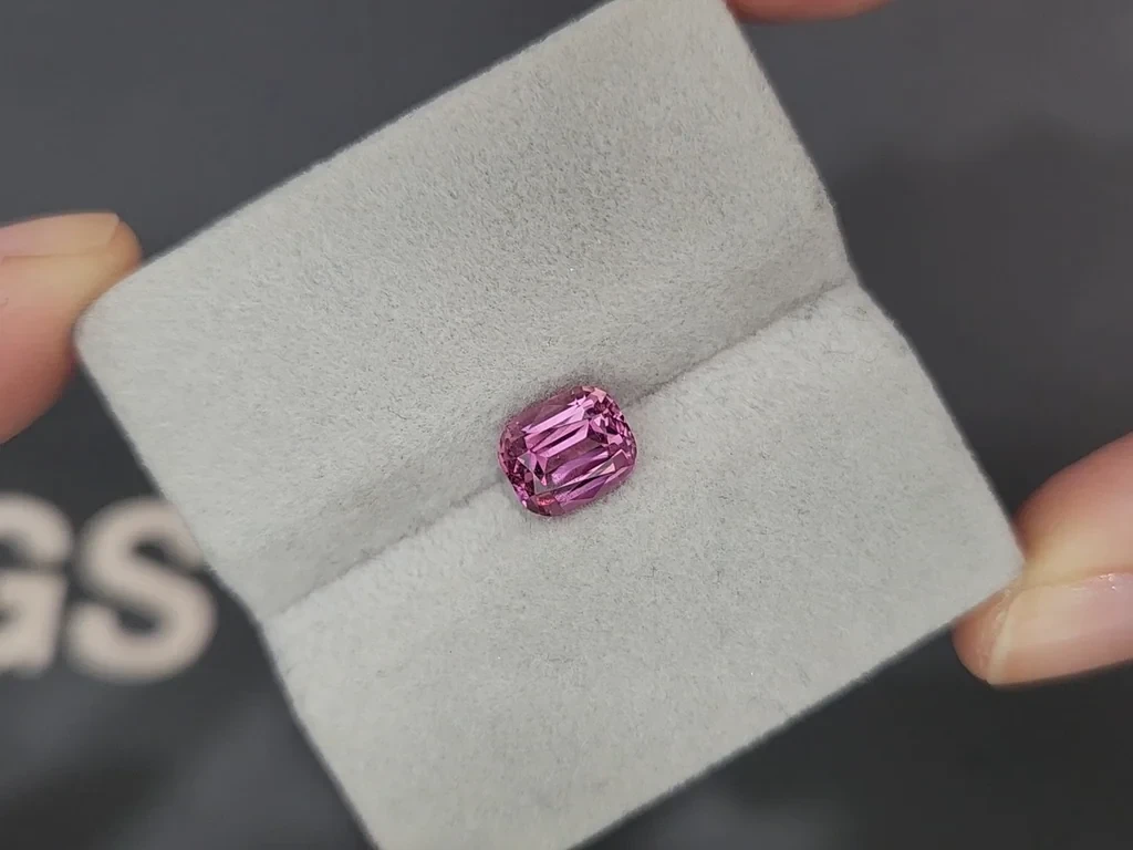 Malaya-granat kissenförmiger 2,33 karat, Tansania  Image №4