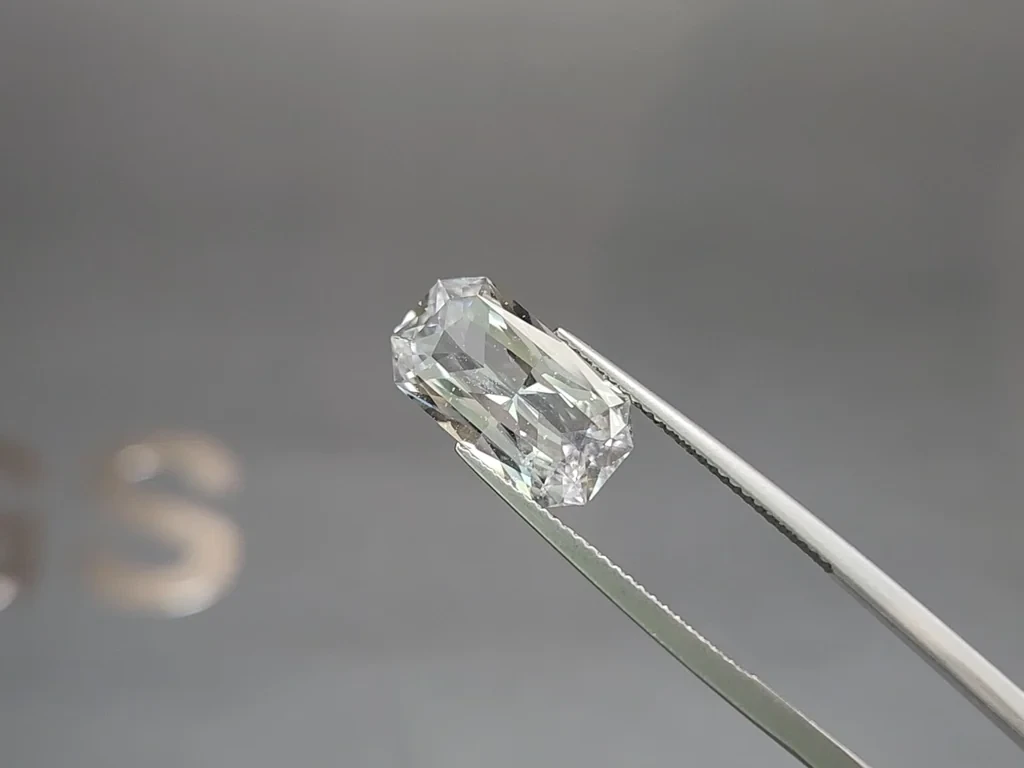 Kunzite light green radiant cut 4.68 carats, Pakistan Image №3