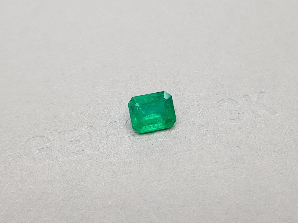 Vivid Green emerald octagon shape 1.83 ct, Colombia Image №3