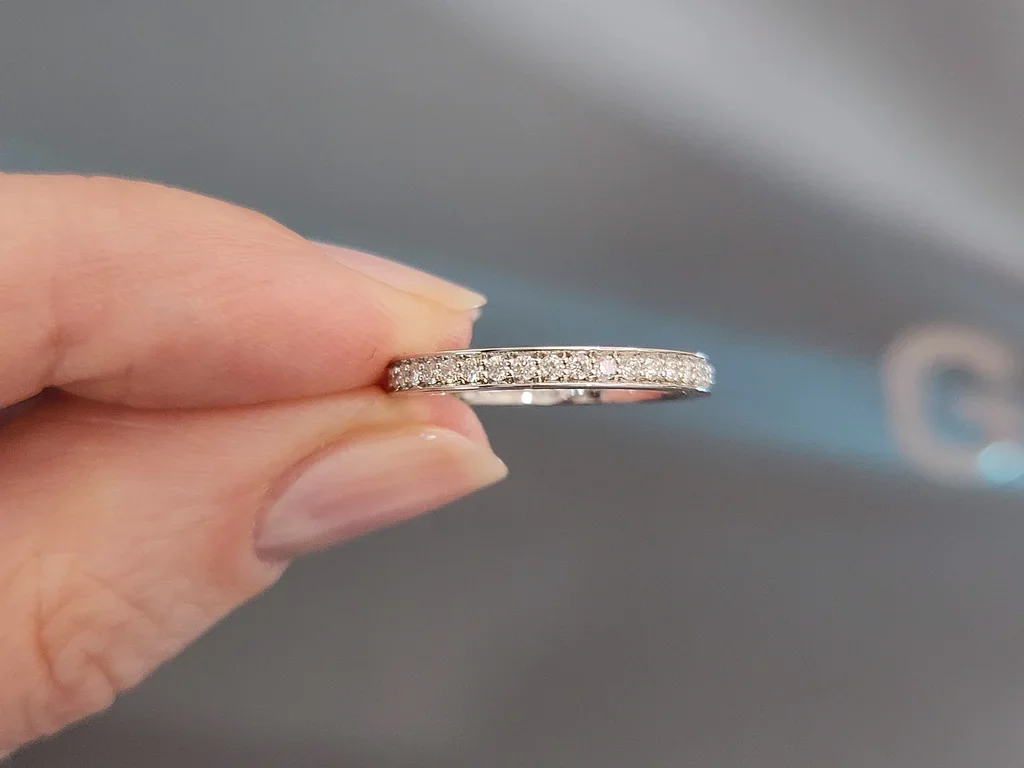 Diamond ring in 18K white gold Image №2
