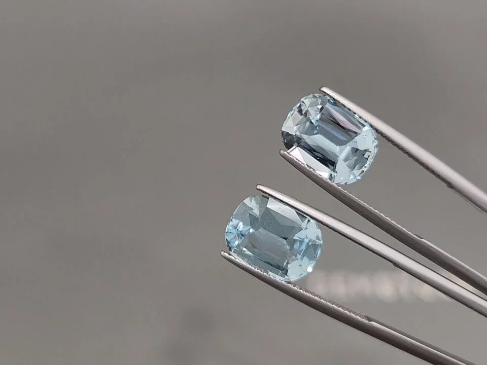 Paar tiefblaue Santa Maria-Aquamarine im Kissenschliff mit 9,69 Karat Image №3