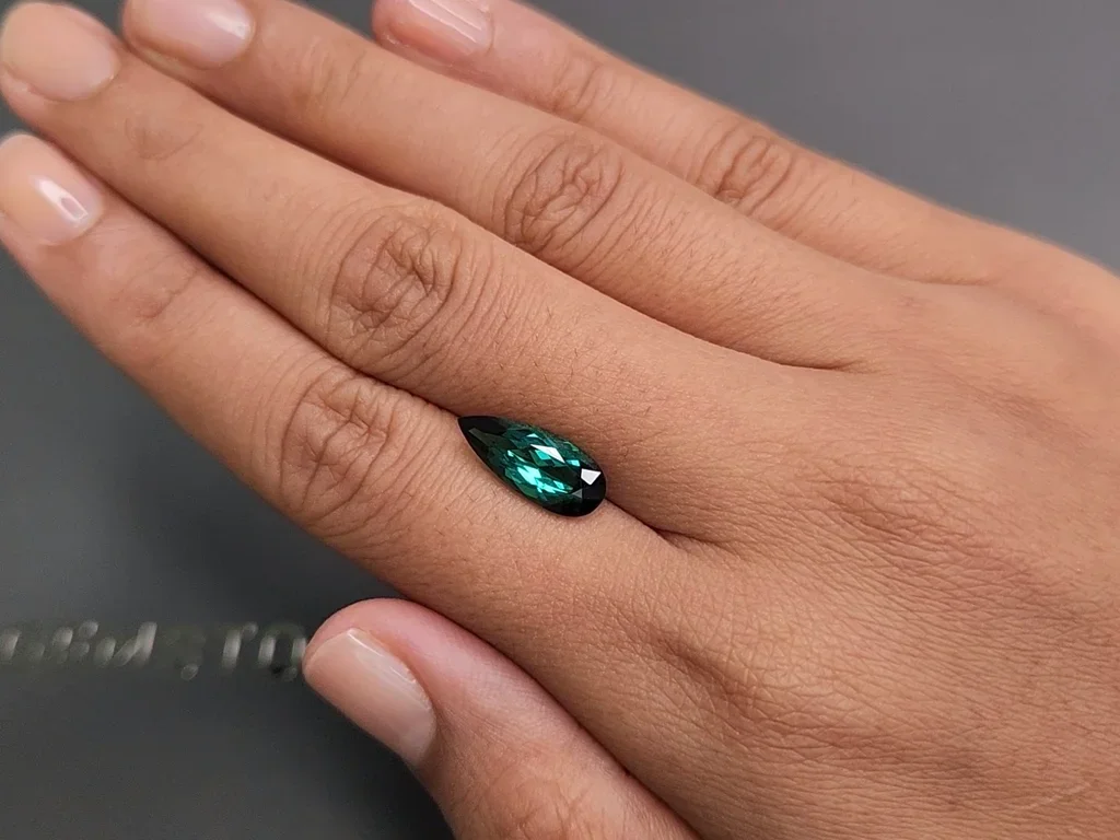 Tourmaline indigolite bleu verdâtre taille poire 2,61 carats, Brésil Image №2