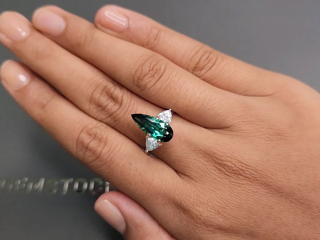 Tourmaline indigolite bleu verdâtre taille poire 2,61 carats, Brésil Image №5