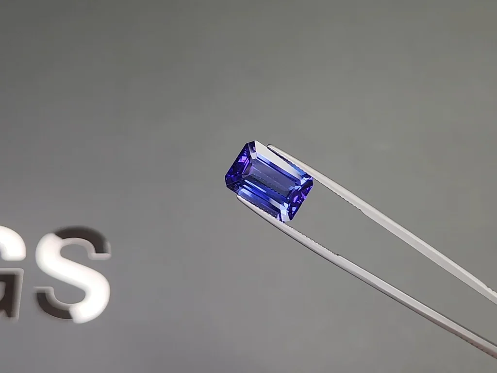 Tanzanite in octagon cut 8.71 carats, Tanzania Image №3