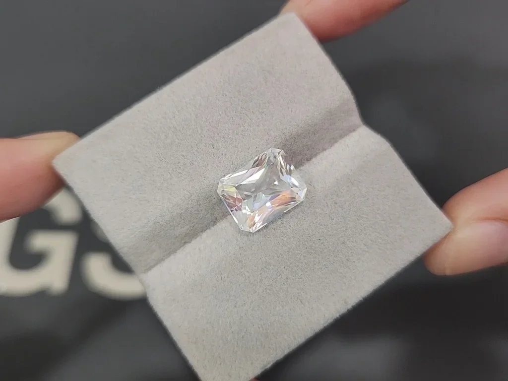 Rainbow moonstone radiant cut 5.33 carats, Madagascar Image №4