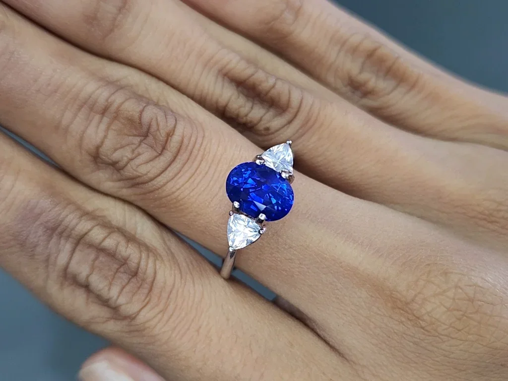 Königsblauer saphir im ovalschliff 2,98 carats, Sri Lanka  Image №5
