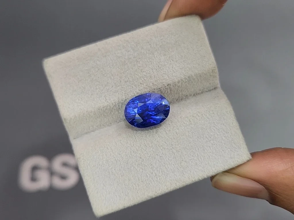 Saphir bleu royal ovale de 6,04 carats, Sri Lanka  Image №4