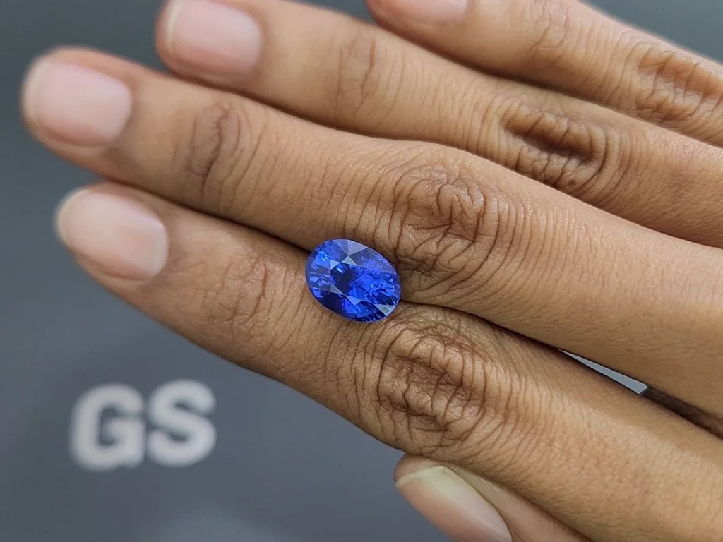 Saphir bleu royal ovale de 6,04 carats, Sri Lanka  Image №2