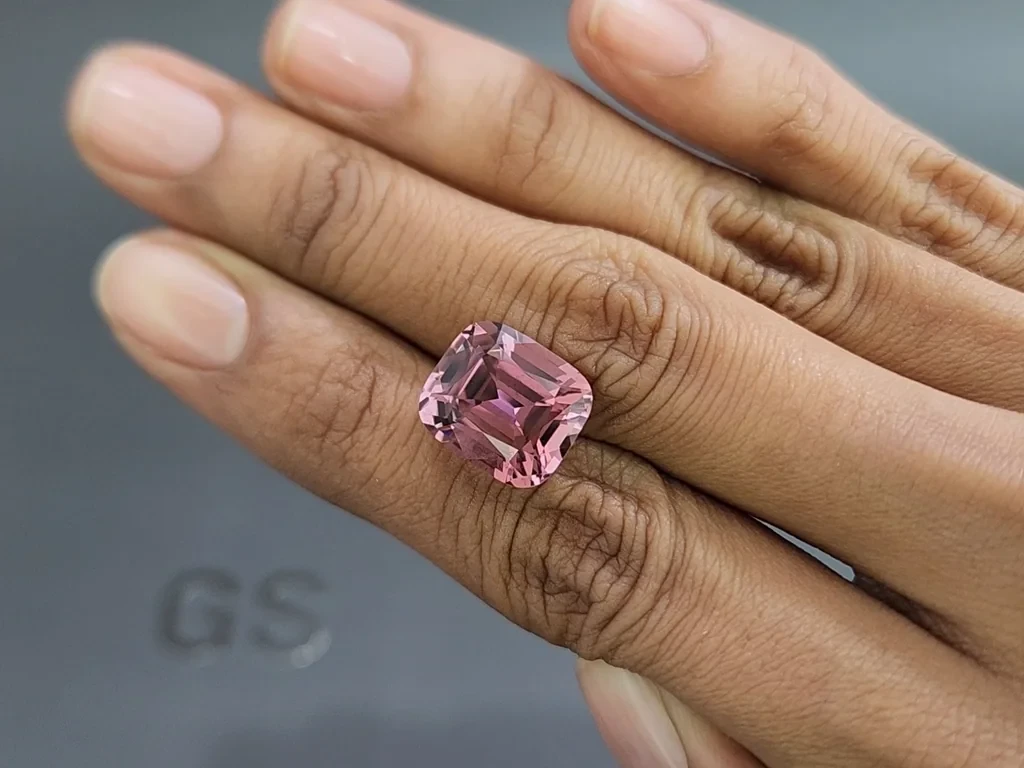 Pink tourmaline cushion cut 8.37 carats,  Nigeria Image №2