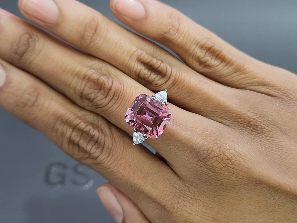 Pink tourmaline cushion cut 8.37 carats,  Nigeria Image №5