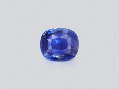 Sapphire Cornflower Blue cushion cut 5.45 carats, Sri Lanka photo