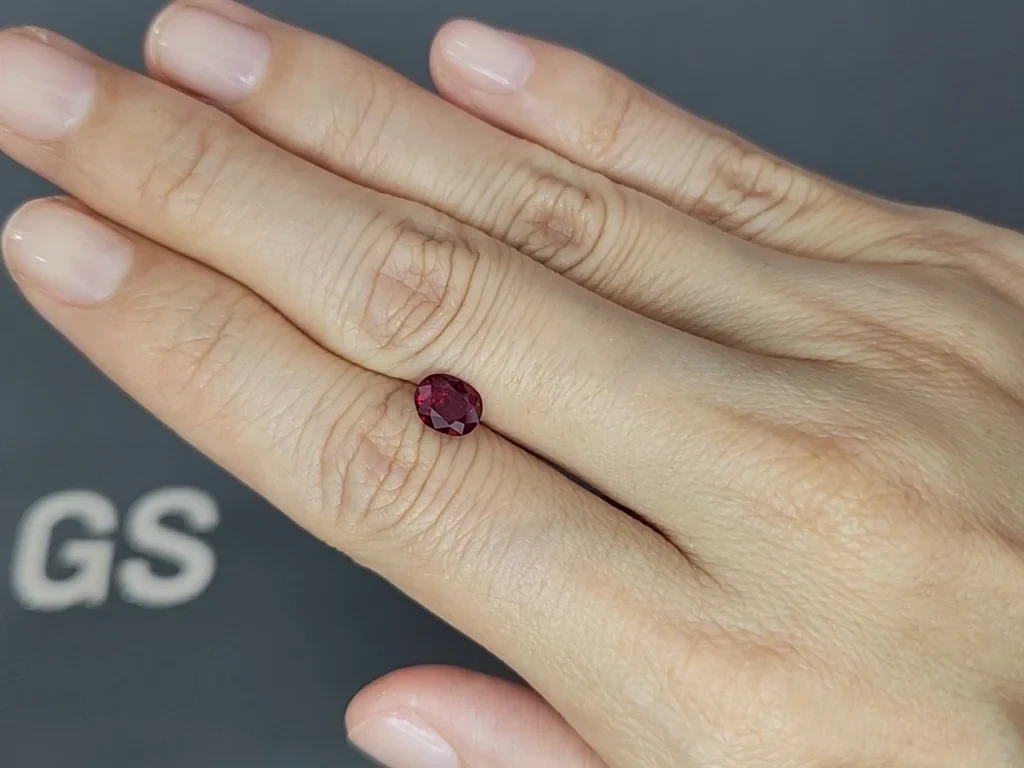 Unheated ruby Intense Red oval cut  1.30 carats, Burma (Mogok) Image №2