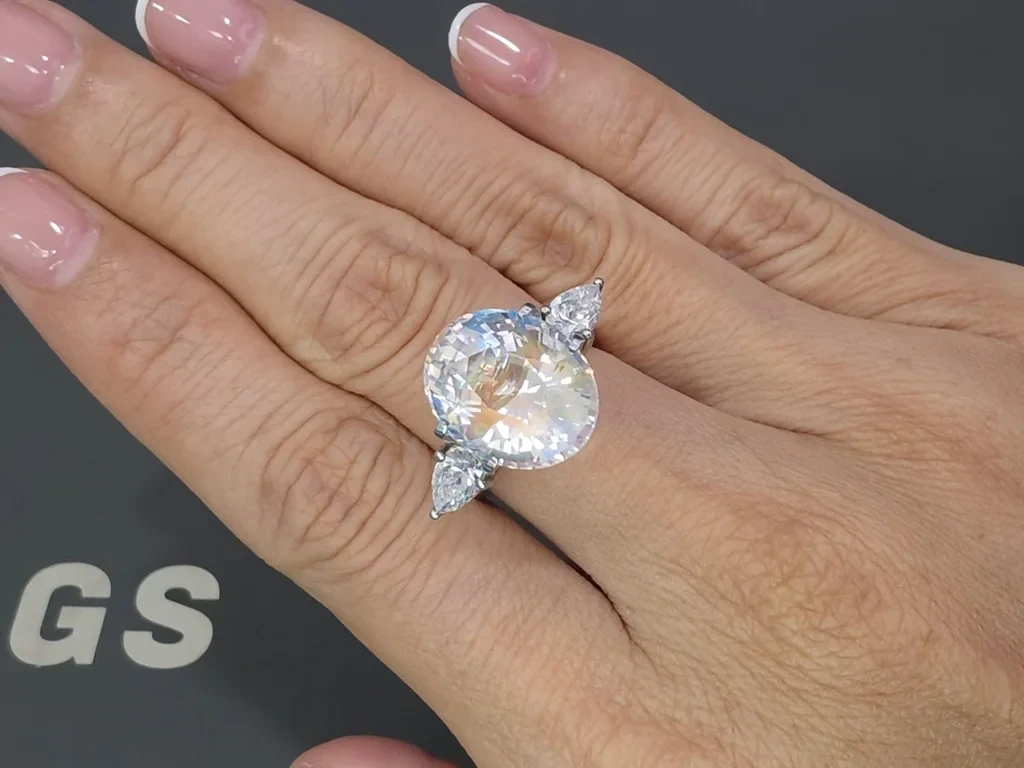 Pierre de lune arc-en-ciel taille ovale 7,81 carats, Madagascar  Image №5