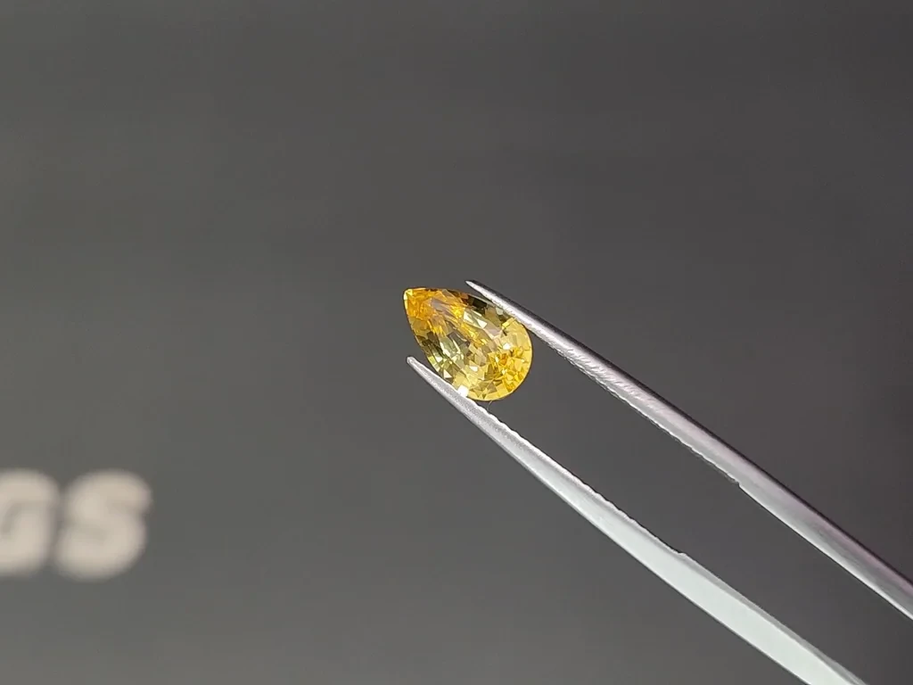 Sapphire Vivid Yellow pear cut 2.02 carats, Sri Lanka Image №3