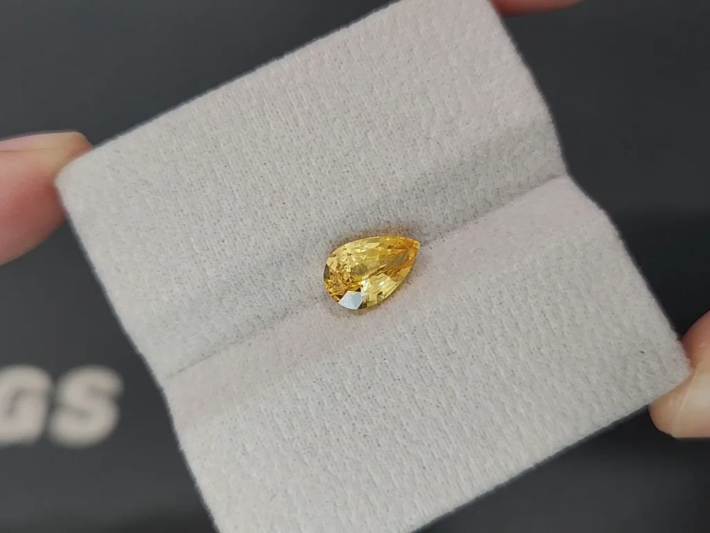 Sapphire Vivid Yellow pear cut 2.02 carats, Sri Lanka Image №4