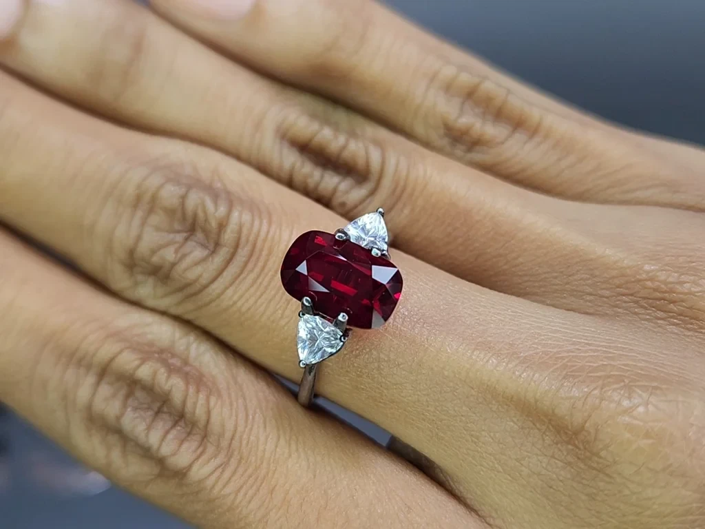 Unheated ruby Pigeon blood cushion cut 5.05 carats, Mozambique Image №5