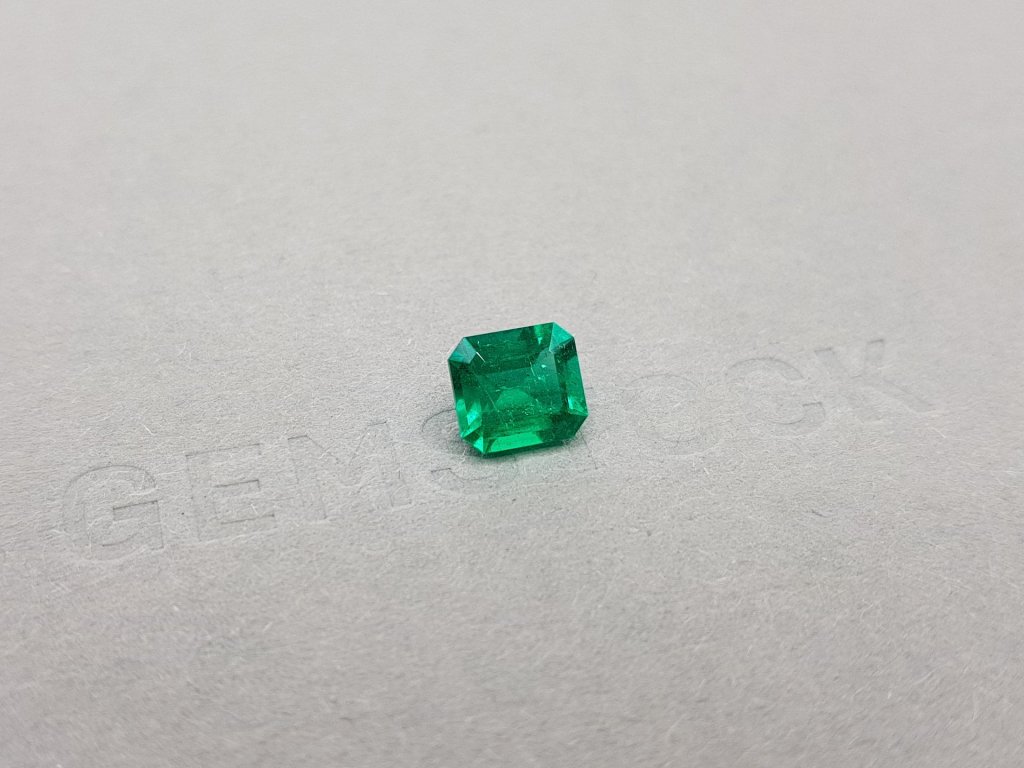 Intense Muzo Green emerald 1.50 ct, Colombia Image №2