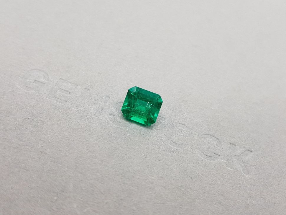 Intense Muzo Green emerald 1.51 ct, Colombia Image №3