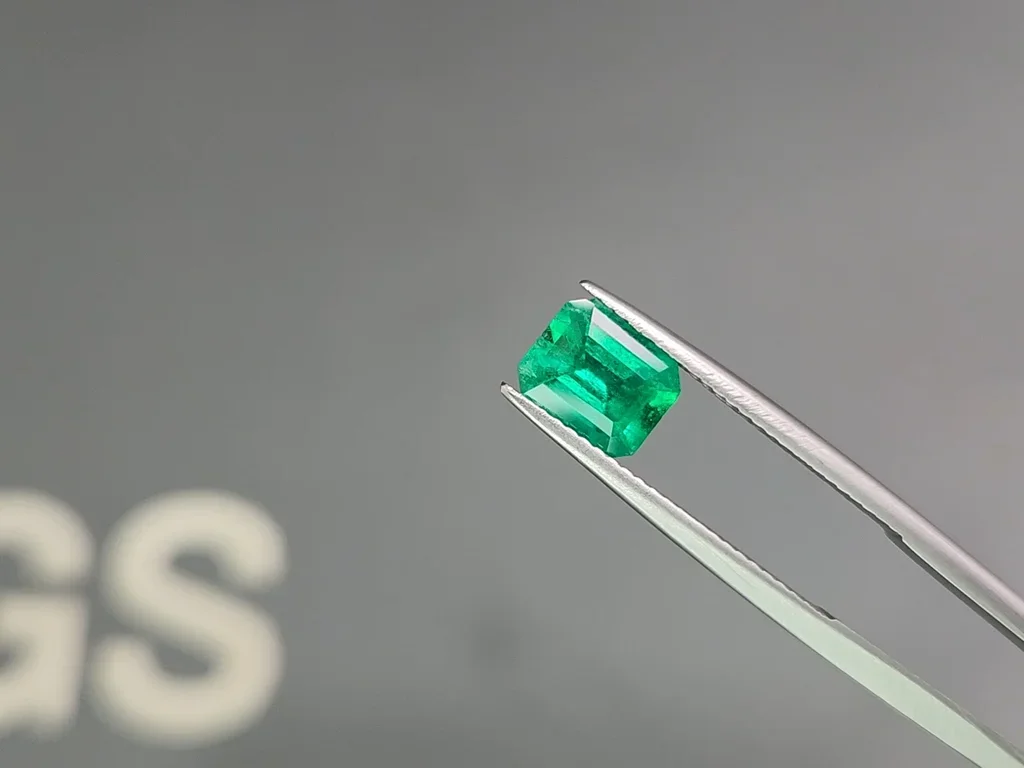 Colombian Emerald Vivid Green 1.32 ct Image №3