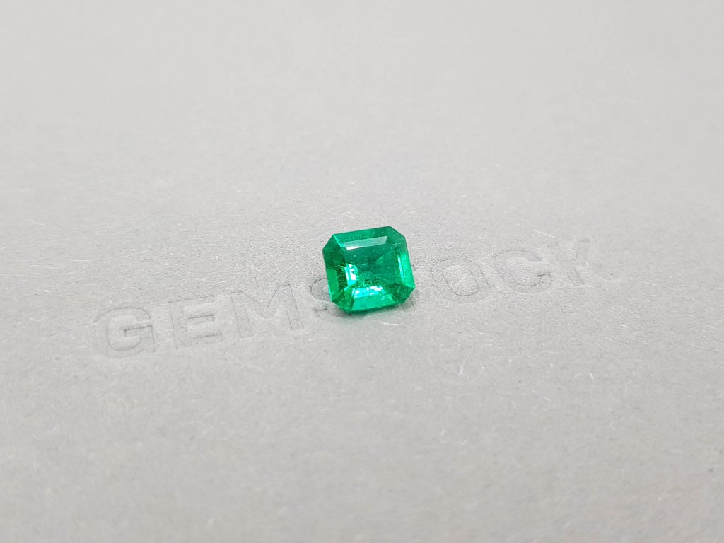 Colombian Vivid Green emerald 1.68 ct Image №2