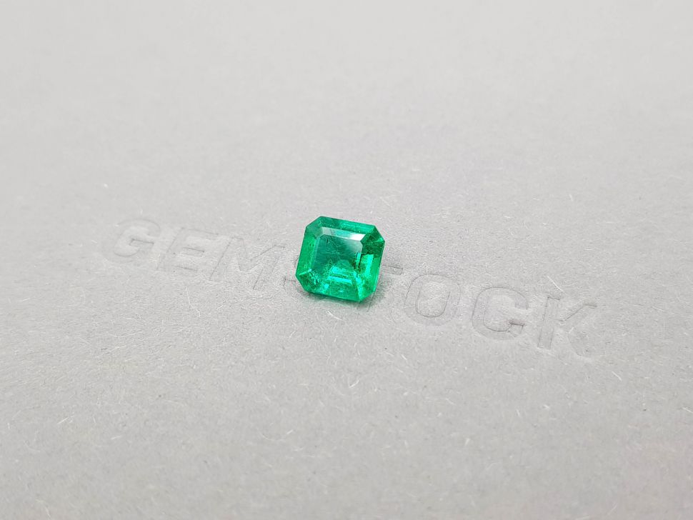 Colombian Vivid Green emerald 1.68 ct Image №3