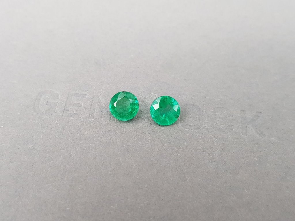 Par de esmeraldas de talla redonda Vivid Green de 1,75 quilates, Zambia Image №3