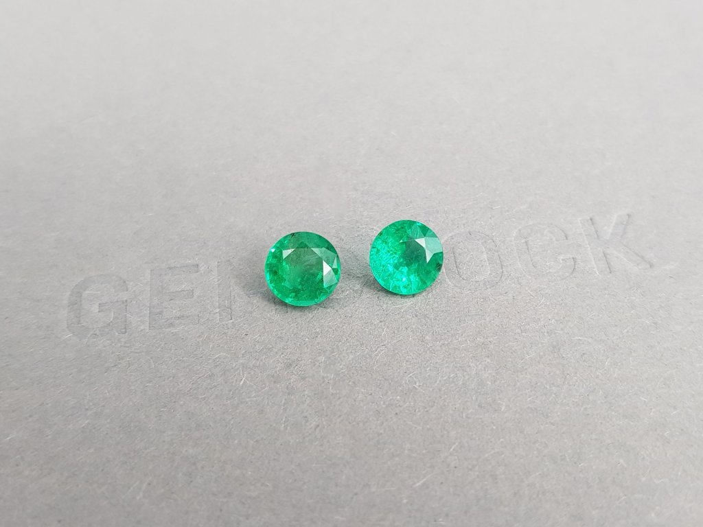 Par de esmeraldas de talla redonda Vivid Green de 1,75 quilates, Zambia Image №2