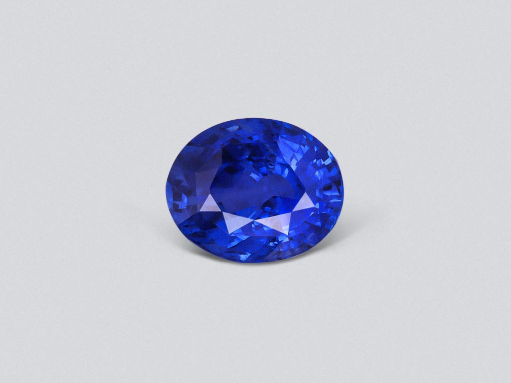 Royal Blue sapphire 2.57 carats from Sri Lanka in oval cut Image №1