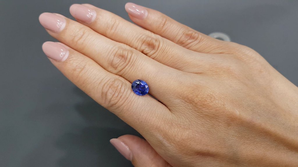 Royal Blue sapphire 2.57 carats from Sri Lanka in oval cut Image №5