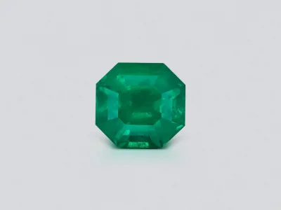 Émeraude colombienne vert vif, taille octogonale, 7,42 carats photo