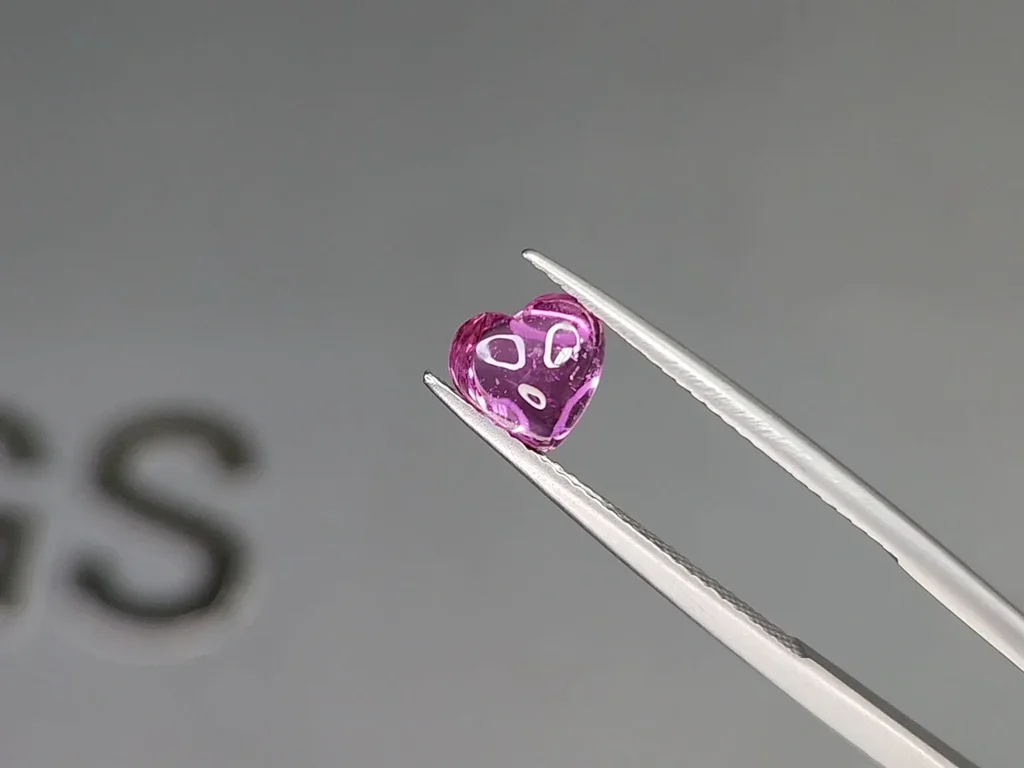 Zafiro talla corazón púrpura 1,65 quilates, Madagascar  Image №3