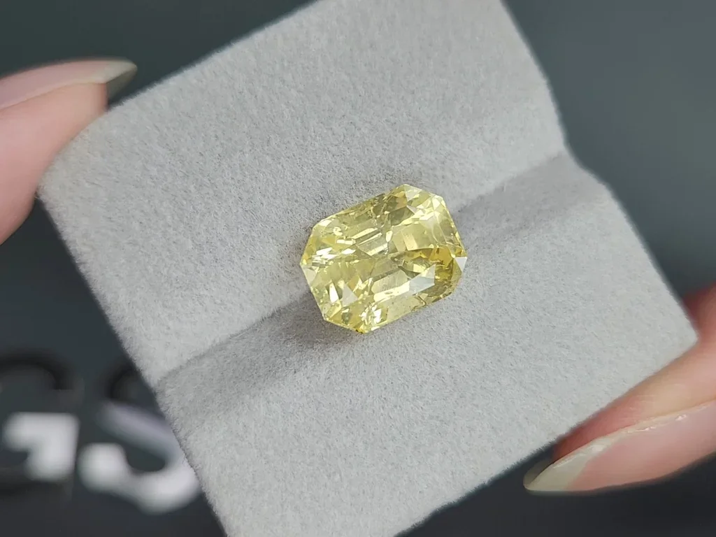 Unheated Pastel yellow sapphire in radiant cut 10.02 carats, Sri Lanka  Image №4