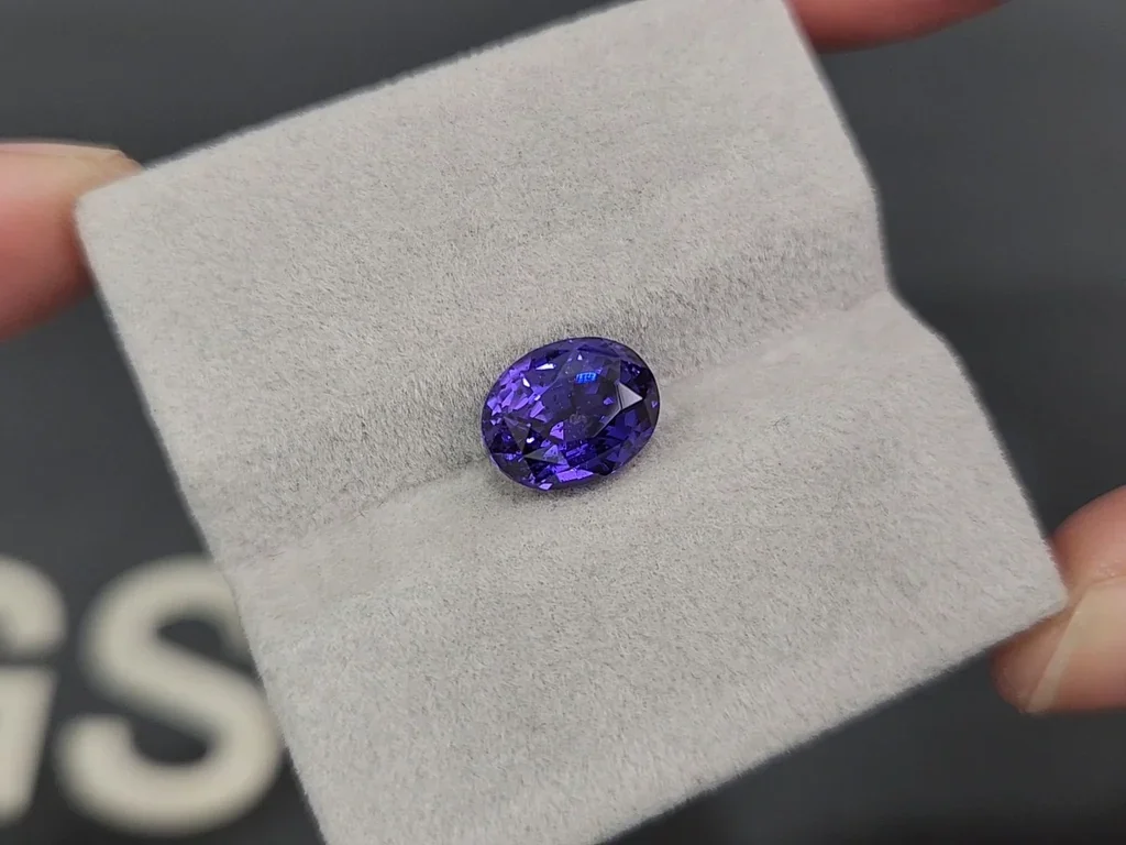 Saphir violet taille ovale non chauffé 4,20 carats, Sri Lanka Image №4