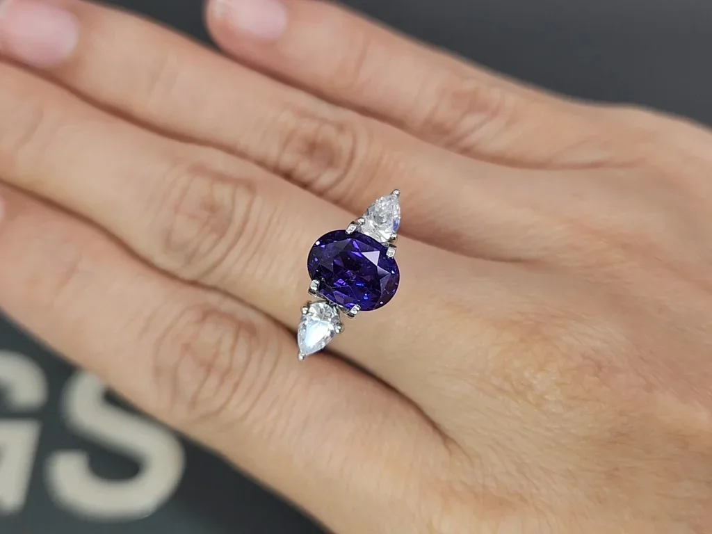 Saphir violet taille ovale non chauffé 4,20 carats, Sri Lanka Image №5
