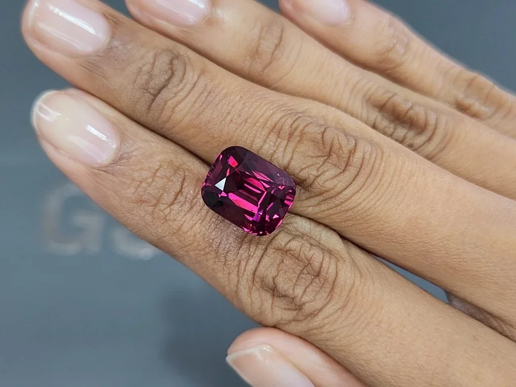 Large rhodolite garnet cushion cut 11.58 carats, Tanzania Image №2