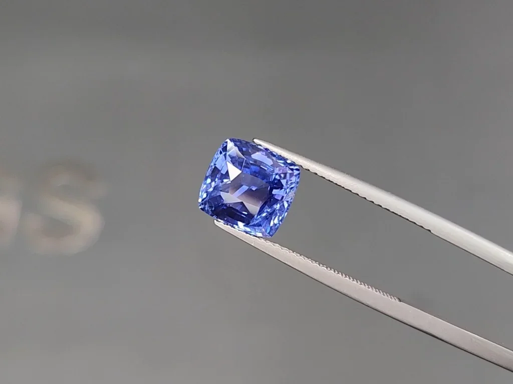 Zafiro azul aciano de talla cojín sin calentar, 4,59 quilates, Sri Lanka Image №3
