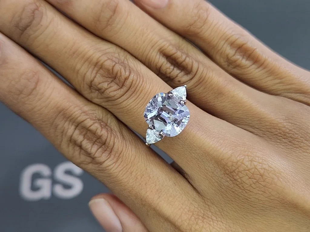 Espinela de talla cojín de 5,84 quilates, Birmania  Image №5