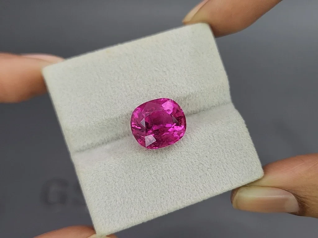 Tourmaline rubellite rose vif taille coussin 7,98 carats, Afghanistan Image №4
